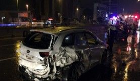 Kozyatağı'nda zincirleme trafik kazası, 1 ölü, 4 yaralı