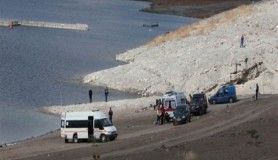 Botu kurtarmak isterken kendisi boğuldu