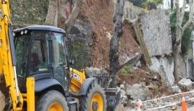 Beykoz'da istinat duvarı çöktü