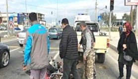 Motosikletiyle kamyonete çarpan sürücü hayatını kaybetti