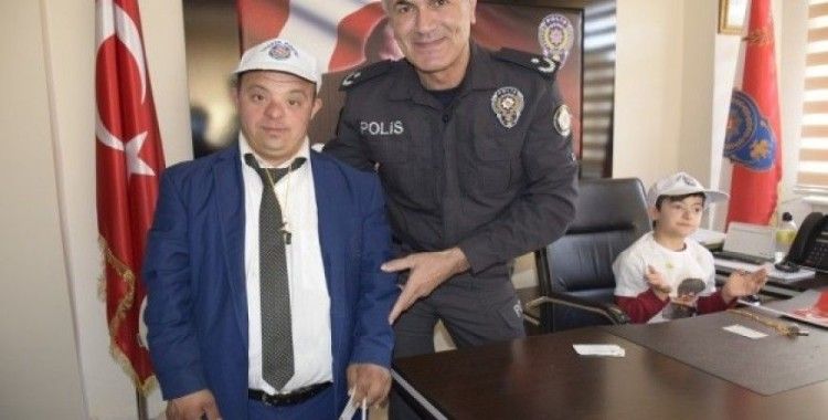 Özel çocukları, polisler ağırladı