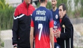  Engeli nedeniyle oynayamadığı futbola gençleri kazandırıyor