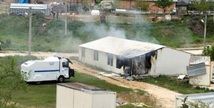 ​Barakada çıkan yangını TOMA söndürdü