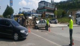 Gaziantep'te otomobil ile minibüs çarpıştı, 5 yaralı