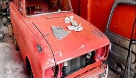 Bir kavanoz bal karşılığında aldıkları otomobili baştan başa yenilediler