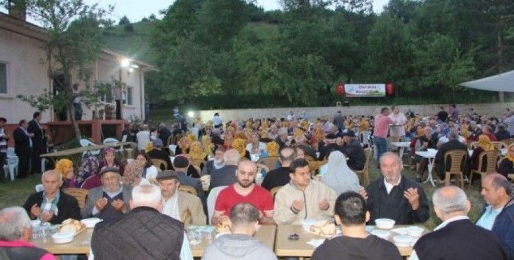 Yayla Köyünde 1000 kişiye iftar verildi
