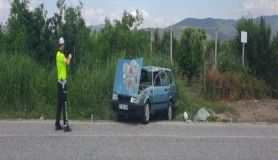 Takla atan araçtan biri çocuk üç kişi sağ çıktı