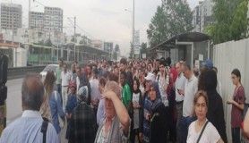 Bursa'da metroya yıldırım düştü