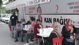 Diyarbakırlılar kan vermek için kuyruğa girdi