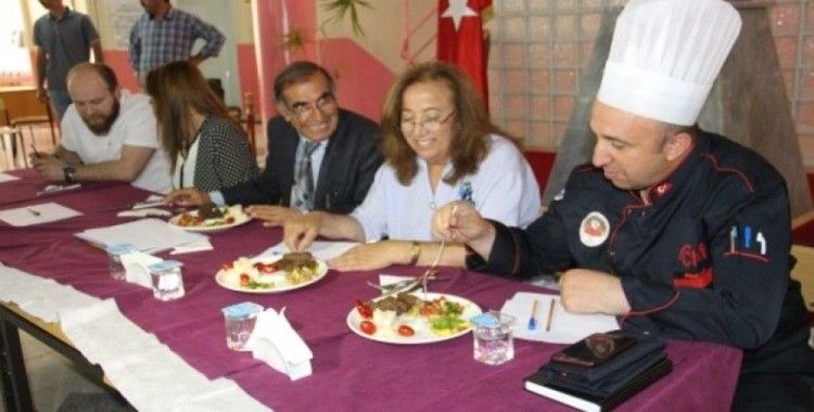 Geleneksel ev yemekleri yarışmasında dereceye girenlere altın ödülü verildi