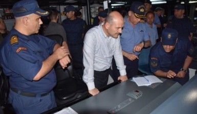 Bakan Soylu, TCS Dost Gemisiyle gece seyrine çıktı