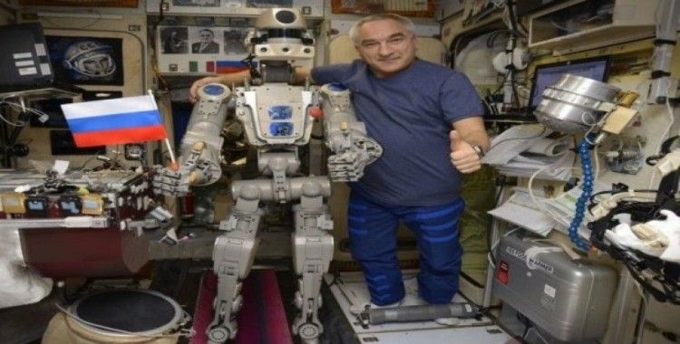 Rusların uzaya gönderdiği ilk insansı robot Dünya’ya döndü