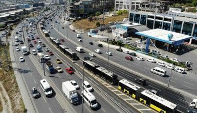 Metrobüsten yıllık 165 milyon dolar gelir elde ediliyor