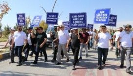 Van Gölü’nün kirliliğine dikkat çekmek için 500 kilometre yürüdüler