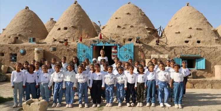 Harranlı kız öğrenciler 'müzik perisi'nin korosunda buluştu