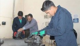 PKK'lı teröristler yaktı, öğrenciler ekonomiye kazandırdı