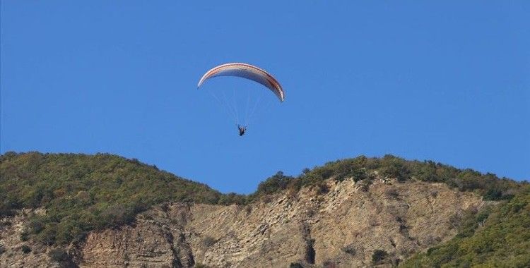 Sonbaharda paraşüt keyfi