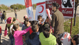 Kızılay’dan miniklere uçurtma şenliği