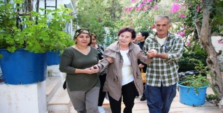 Fatma Girik, 2 ay tedavinin ardından Bodrum’a döndü