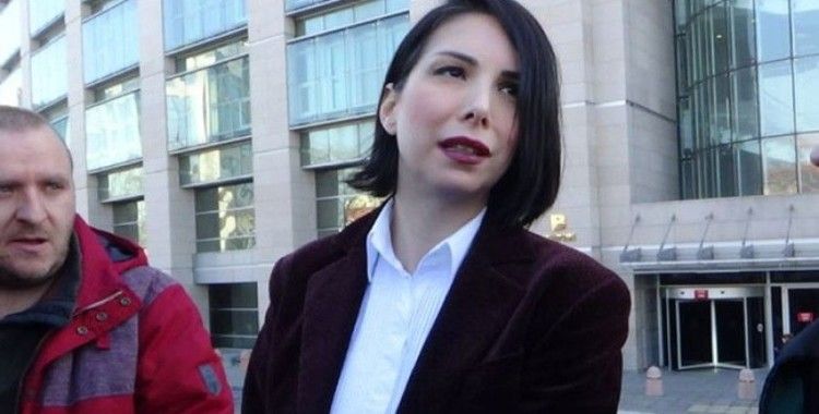 Şarkıcı Tuğba Özerk'e polise hakaretten dava