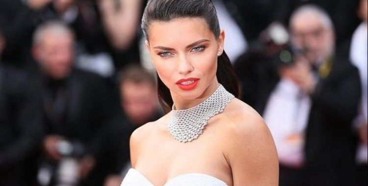 Adriana Lima onu unutamadı