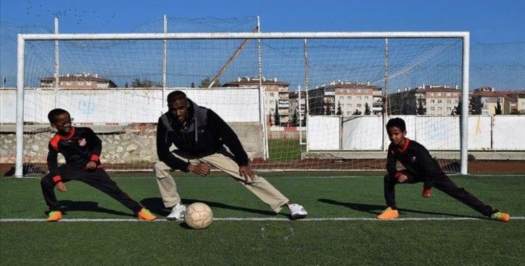 Yemenli eski futbolcu, oğullarını Türkiye'de milli forma için hazırlıyor