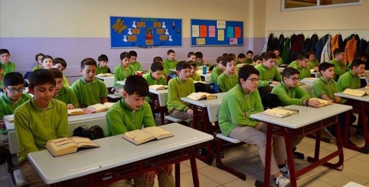 İmam hatip öğrencileri okul eğitimlerini hafızlıkla taçlandırıyor