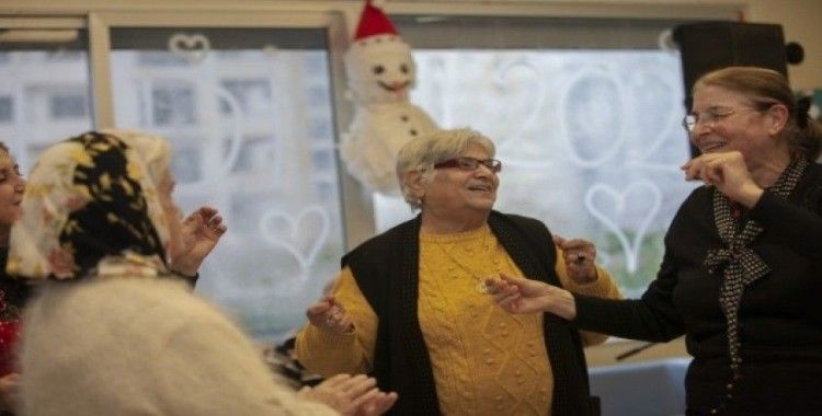 Hasta ve yakınları yeni yıla coşkuyla girdi