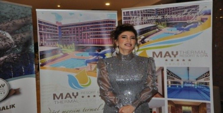 Sandıklı’da yılbaşı akşamı Nadide Sultan rüzgarı esti