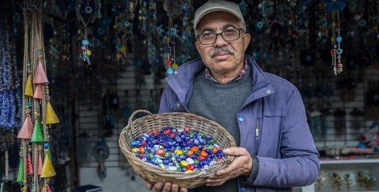 Nazar boncuğunun ödüllü ustası: Mahmut Sür