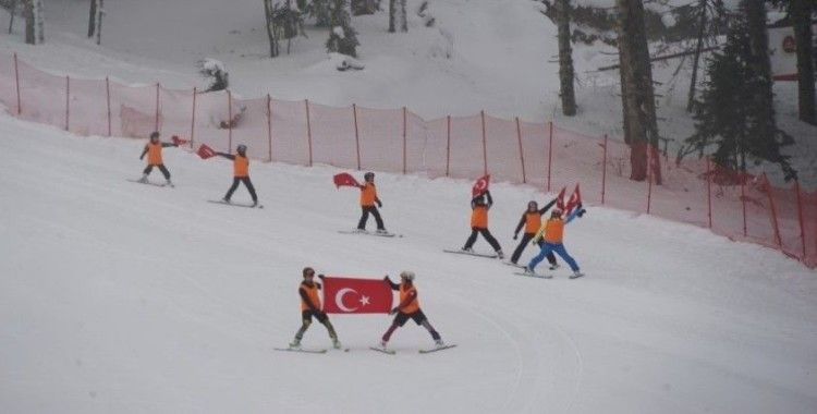 Ilgaz Dağı Yurdun Tepe Kayak Merkezi Soylu'nun katılımıyla açıldı