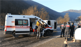 Yollar buz tuttu, kazalar beraberinde geldi: 13 yaralı