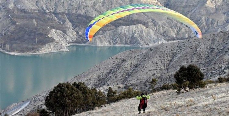 'Sakin kent Uzundere' ekstrem sporcularının yeni adresi oldu