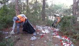 Temizlik işçileri Türkbeleni'ni temizledi