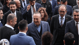 Bakan Çavuşoğlu'ndan Alanya'da okul ziyaretleri