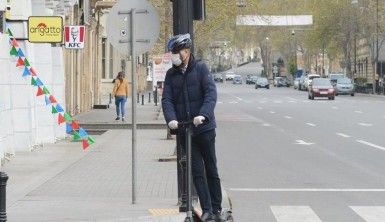 Azerbaycan'da koronavirüs nedeniyle sokaklar boşaldı