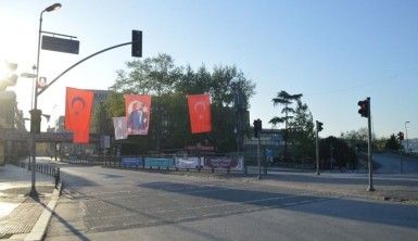 İstanbul, sokağa çıkma yasağının son gününe uyandı