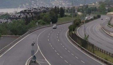 Kısıtlamanın ilk sabahında yollar boş kaldı