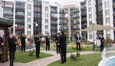 Bando takımı bayram coşkusunu arttırdı