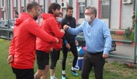 Eskişehirspor'da "sosyal mesafeli" bayramlaşma