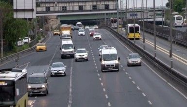 İstanbul'da 4 günlük kısıtlama sonrası hareketlilik başladı