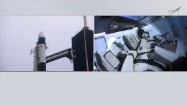 SpaceX'in ilk insanlı uzay mekiği denemesi hava koşulları nedeniyle ertelendi