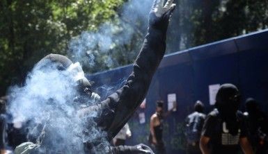 Meksika'da protestocular ABD büyükelçiliğine saldırdı