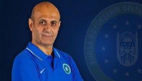 Bursa Büyükşehir Belediyespor başantrenör Fazıl Demirci ile yeniden anlaştı