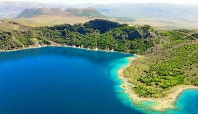 Nemrut Krater Gölü'nün muhteşem manzarası havadan görüntülendi