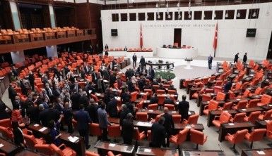 Çoklu baro düzenlenmesini içeren kanun teklifi yasalaştı