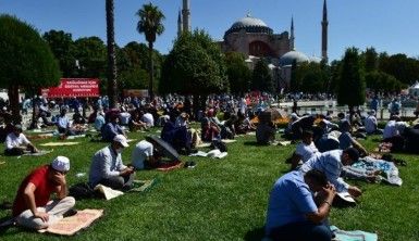 Ayasofya-i Kebir Cami-i ibadete açıldı