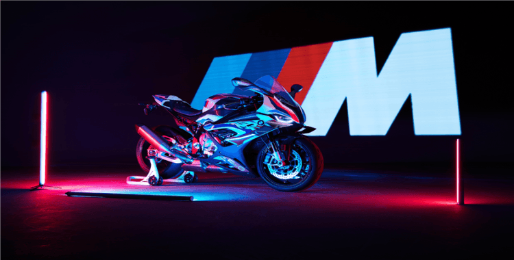 BMW Motorrad'ın ilk M Motosikleti BMW M 1000 RR