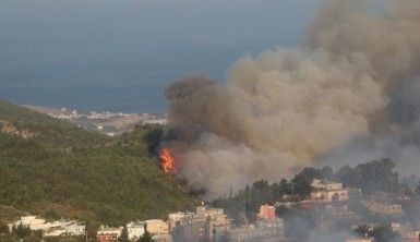 Hatay'da orman yangınlarına havadan ve karadan müdahale sürüyor