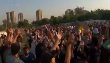 Pakistan'da kamu çalışanları hayat pahalılığını protesto etti